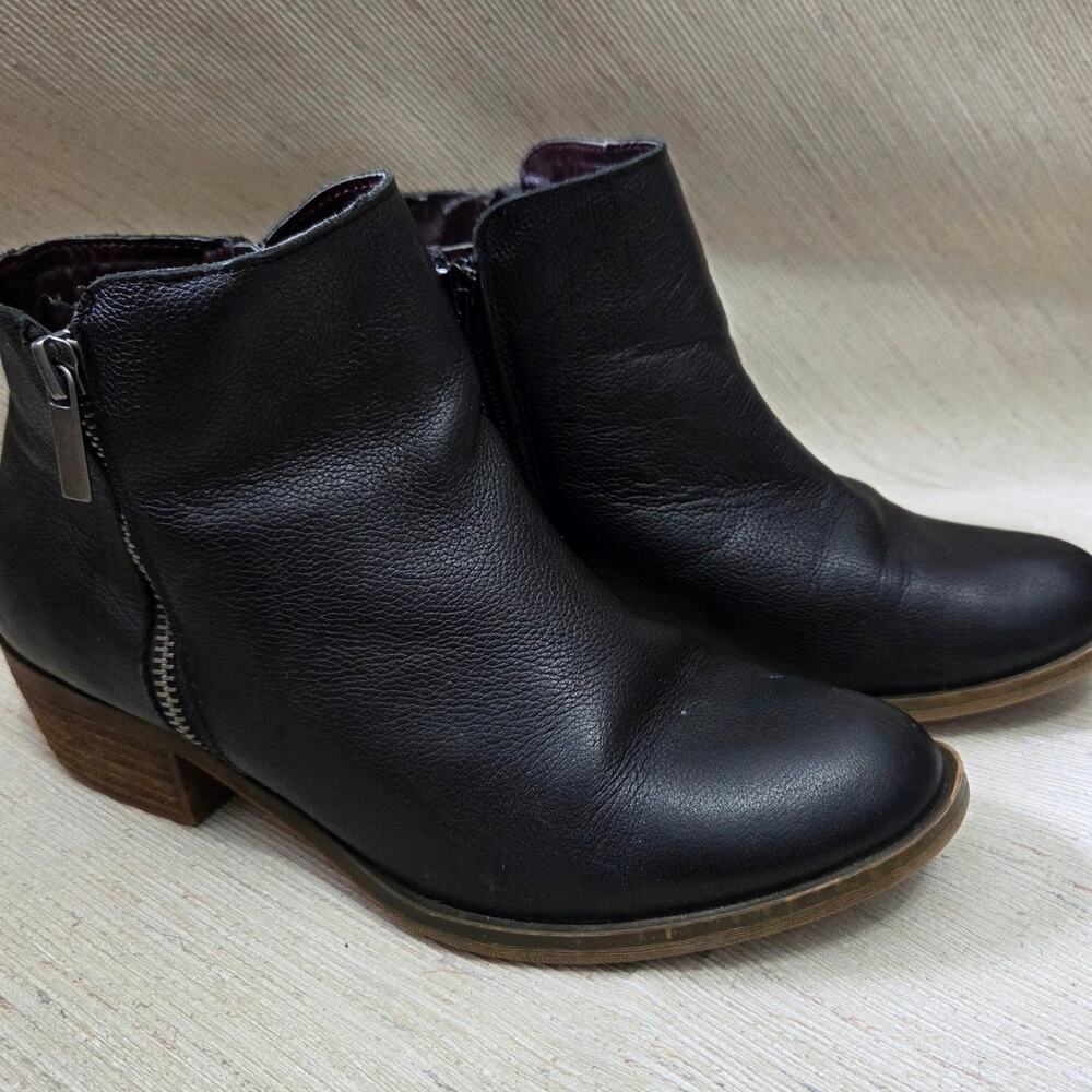 KENSIE Ghita black leather ankle fashion boots, zippers,  chunk heel womens sz 8